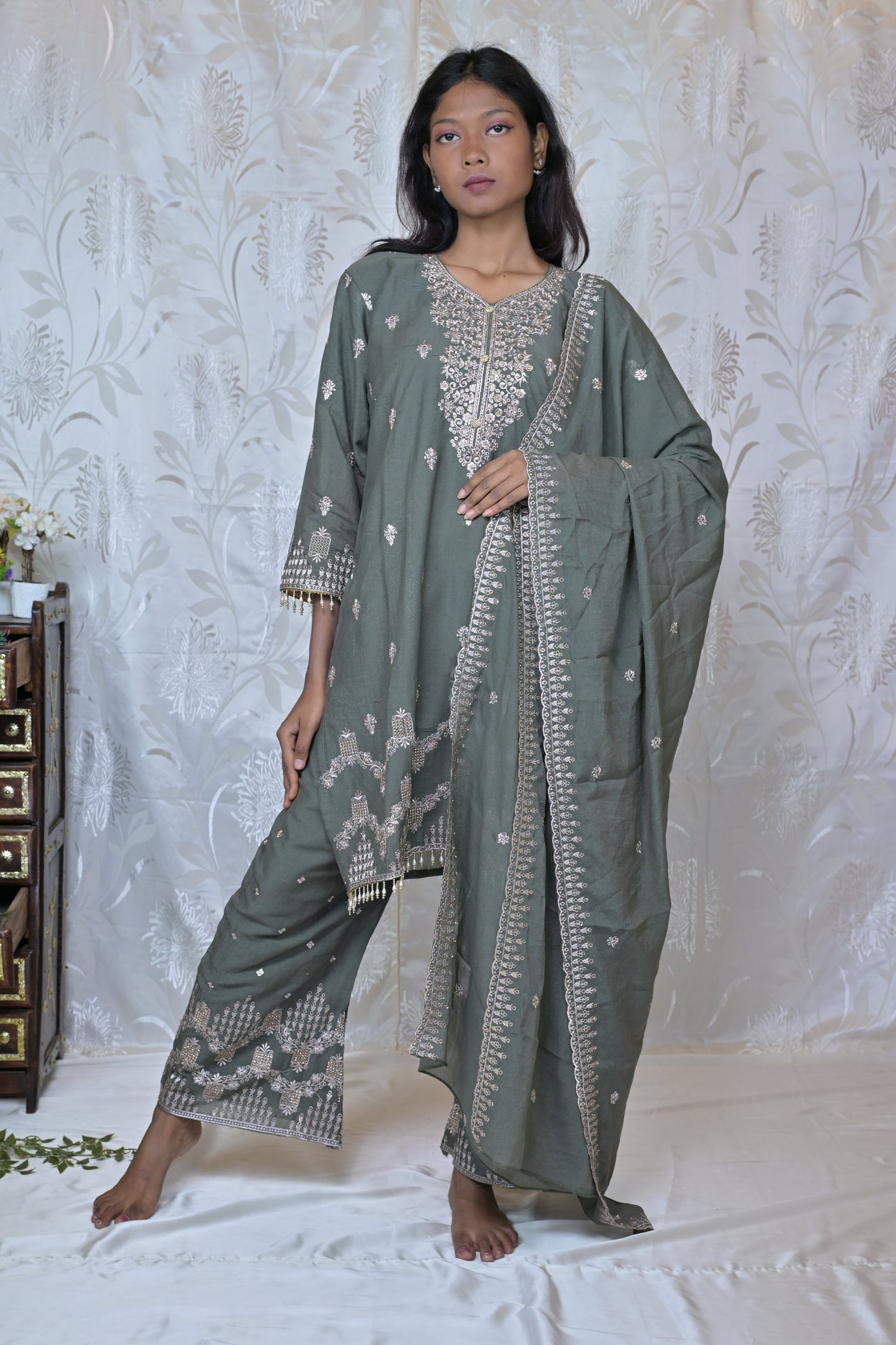 Elegant Embroidered Suit Set with Straight Pants & Dupatta