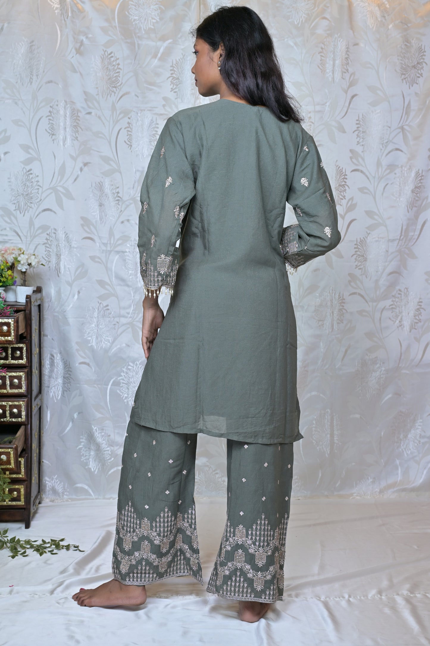 Elegant Embroidered Suit Set with Straight Pants & Dupatta