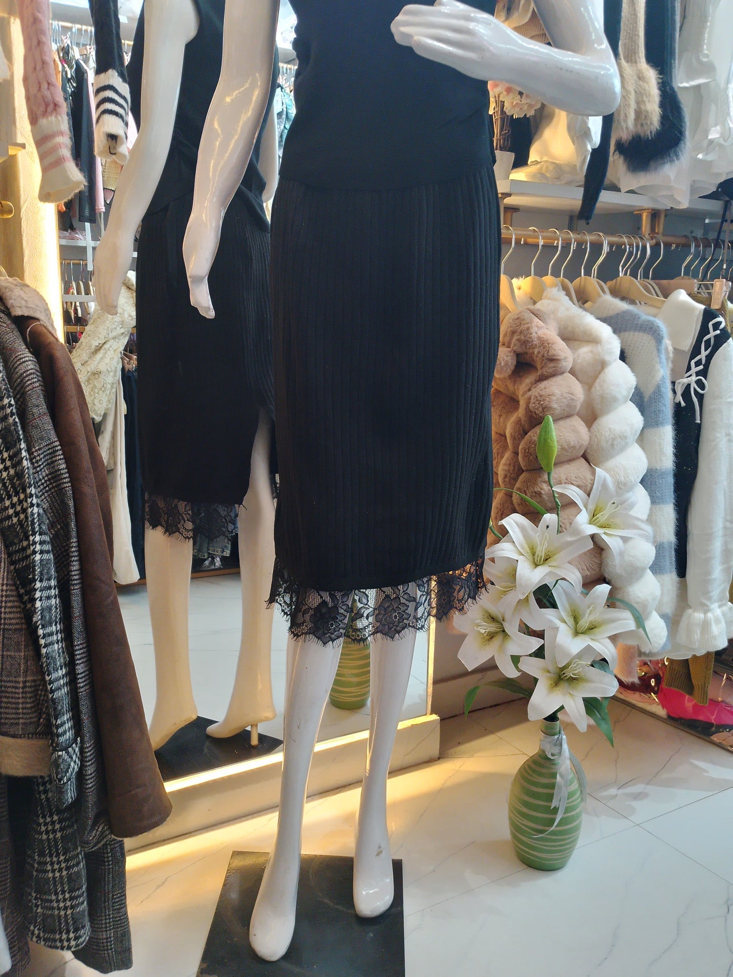 Midnight Veil" Lace-Trim Knit Pencil Skirt