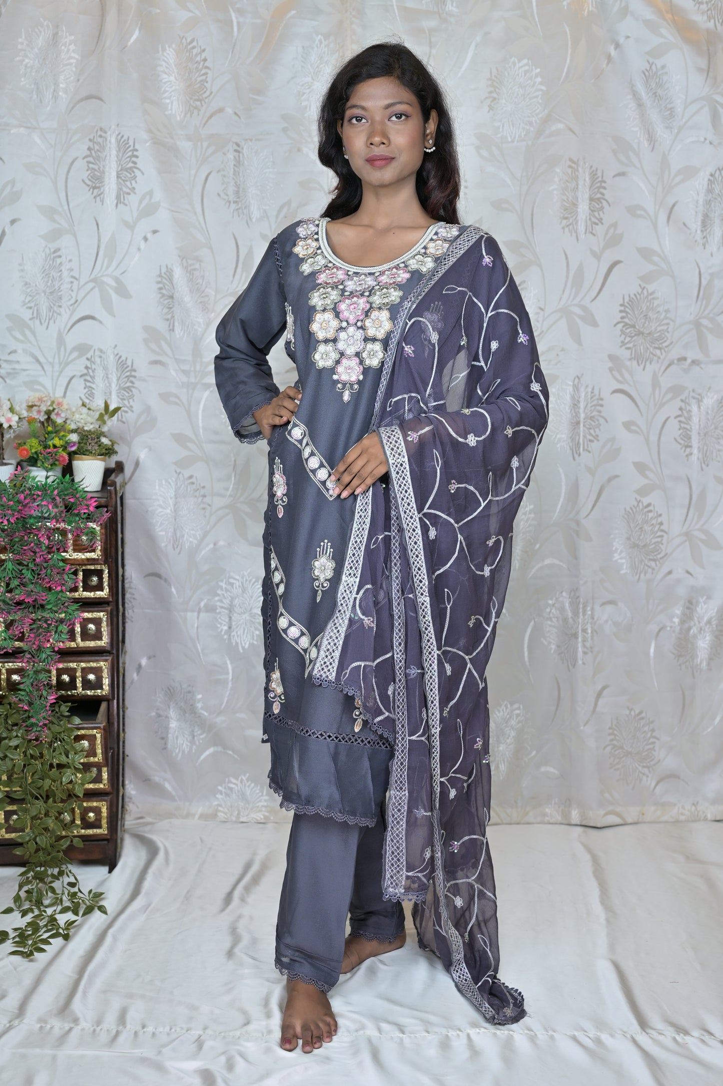 Exquisite Embroidered Three-Piece Suit Set
