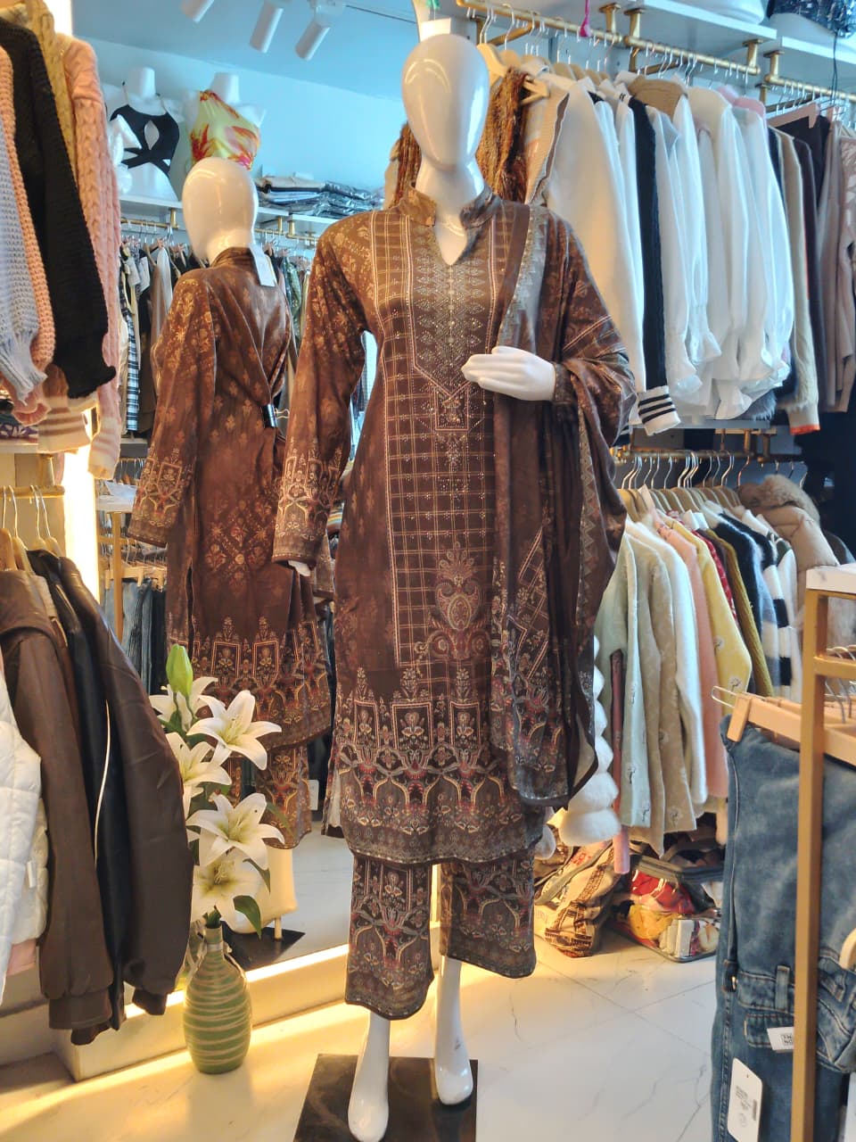 Mughal Jaali" Pashmina-Style Printed Suit Set