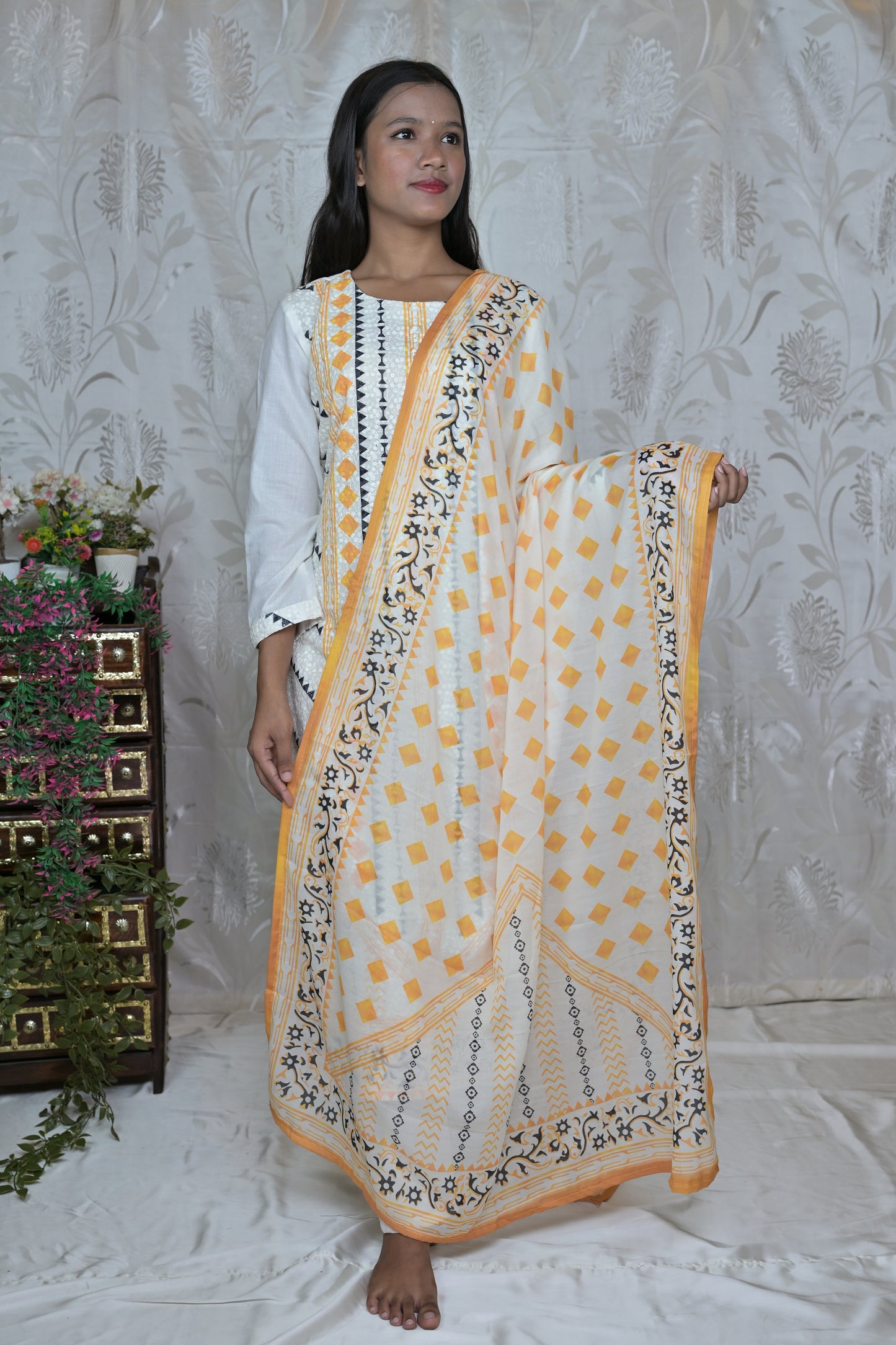 Printed Edge White Kurta Set