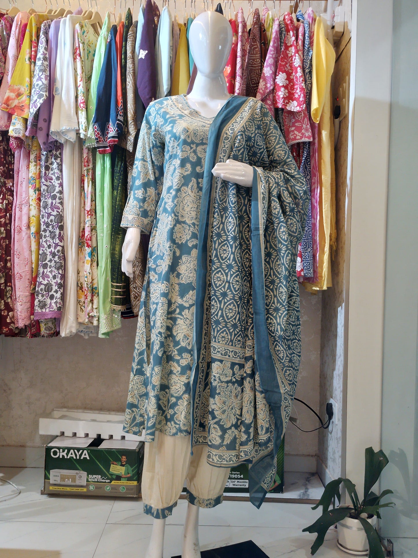 Chic blue floral print cotton full-sleeves kurta with palazzo set