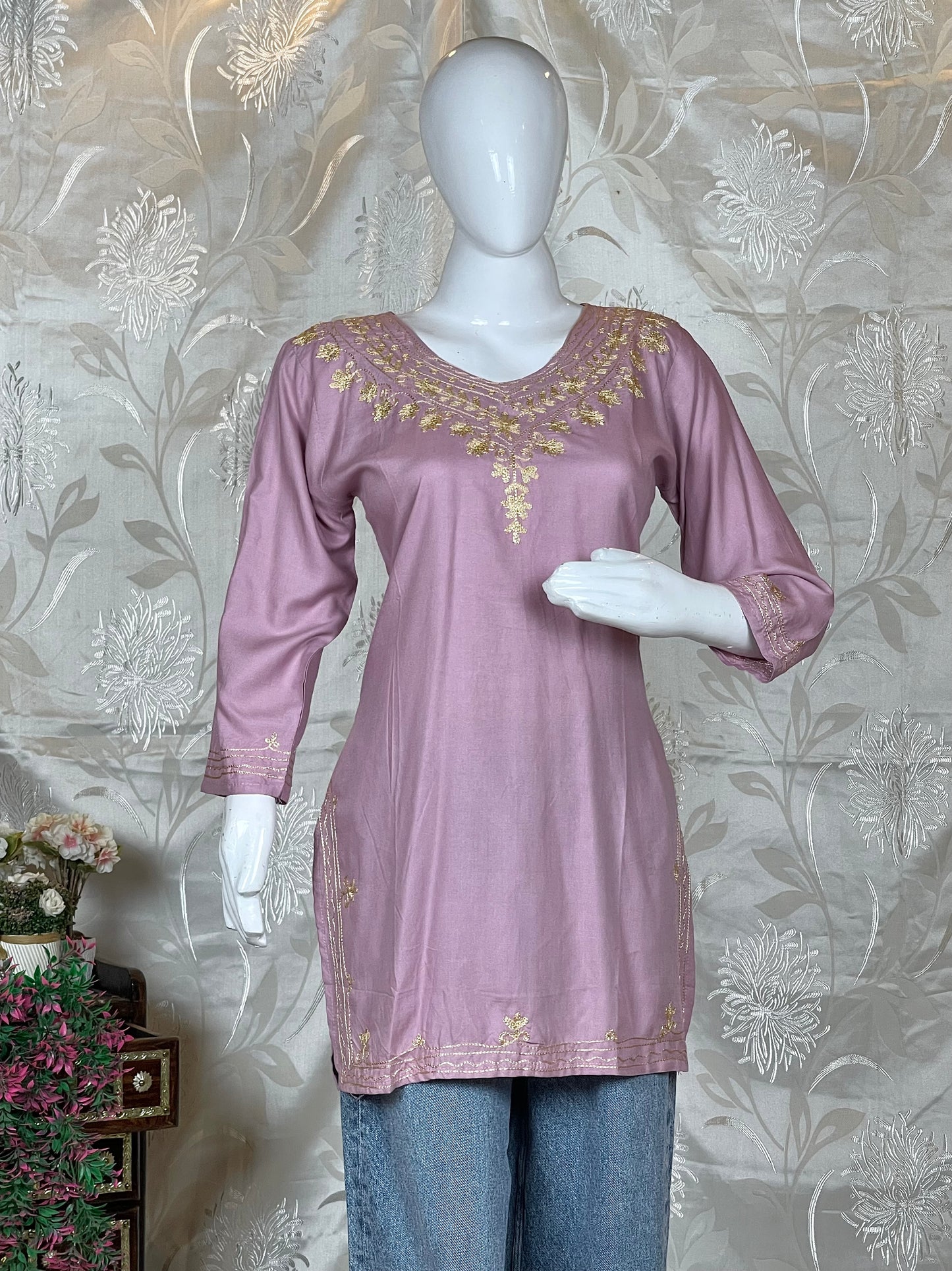 Women Chikankari Embroidered Short Kurti/Tunic