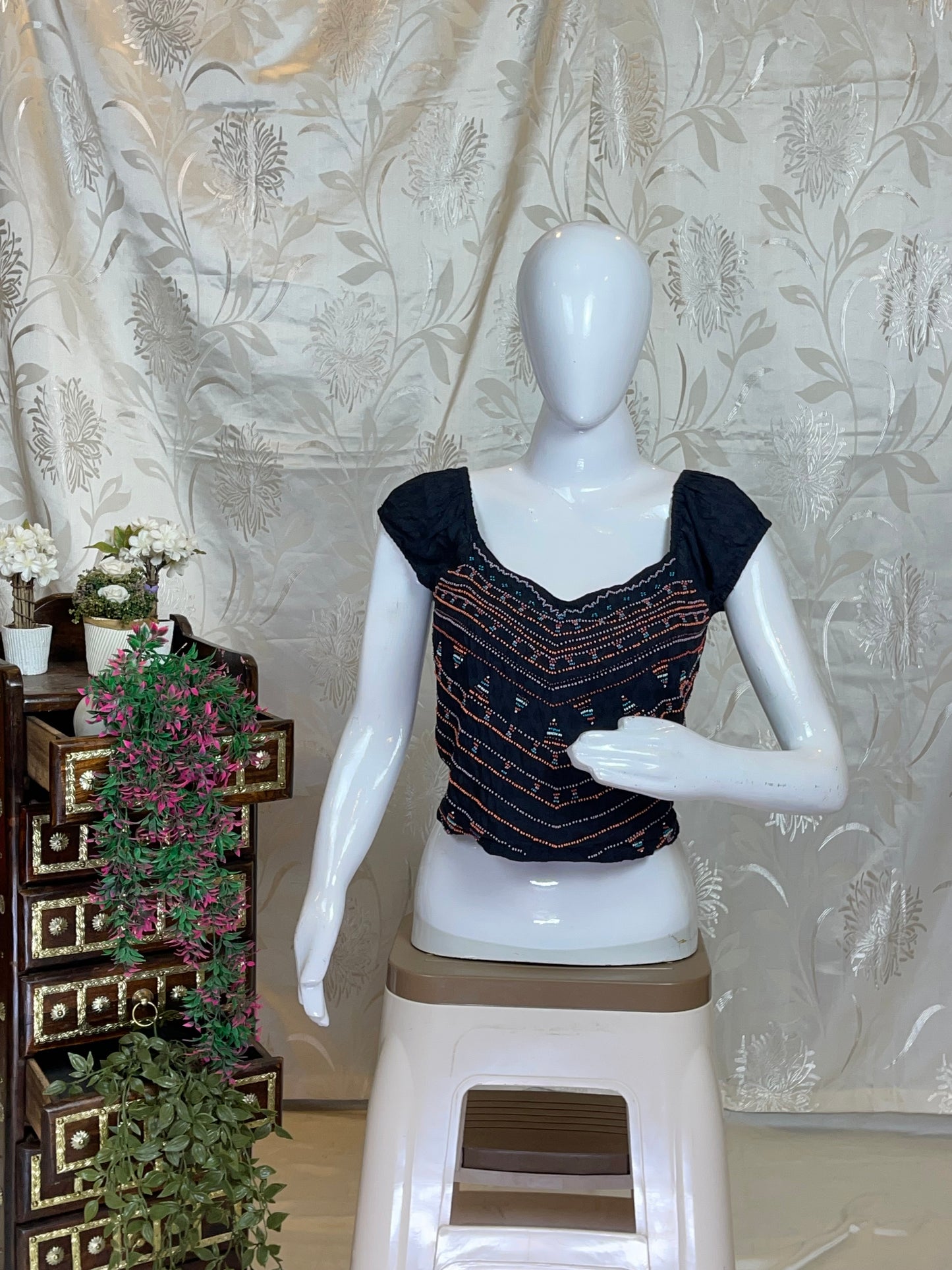 Vintage Charm Fitted Crop Top