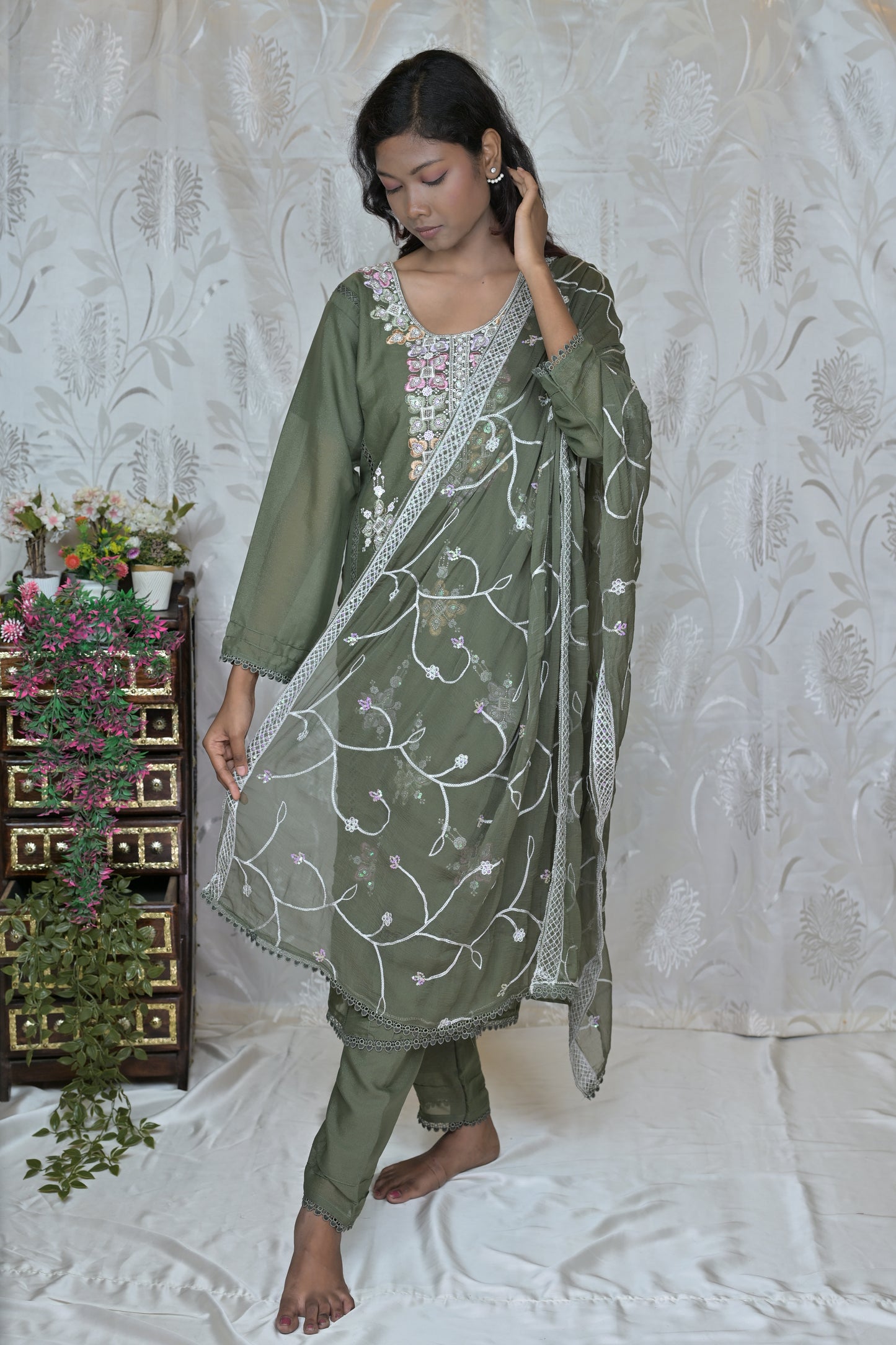 Intricate Floral Embellished Kurta Set