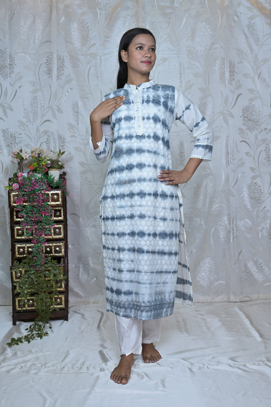 Contemporary Tie-Dye Kurta Set with Artistic Printed Dupatta
