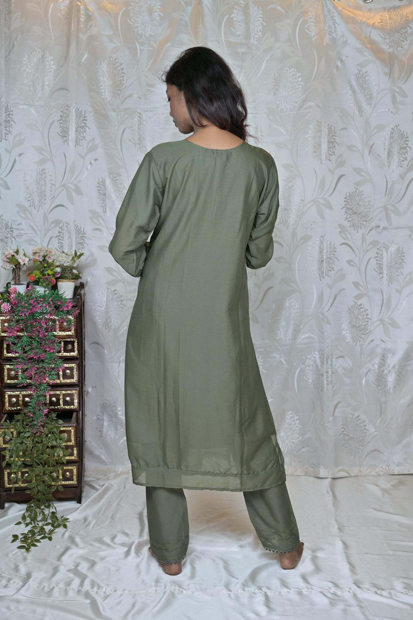 Intricate Floral Embellished Kurta Set