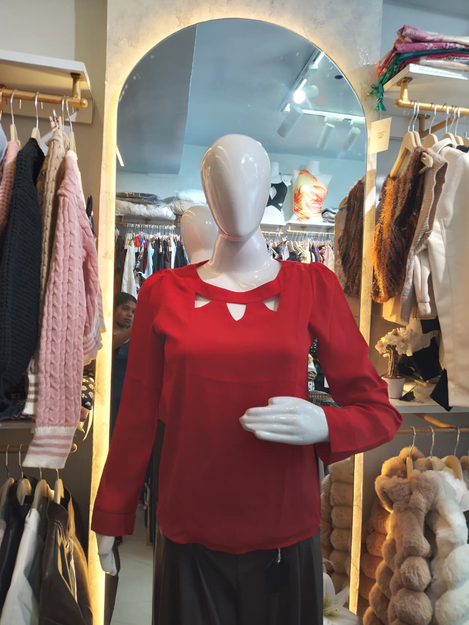 Crimson Keyhole" Statement top