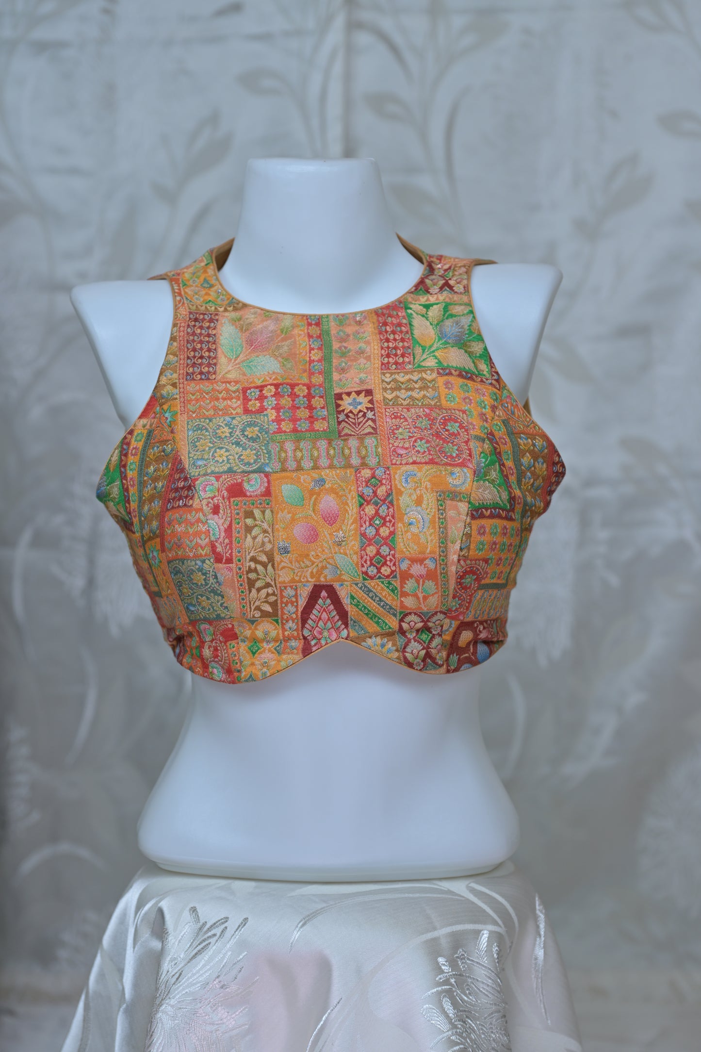 Printed Round Neck Backless Blouse