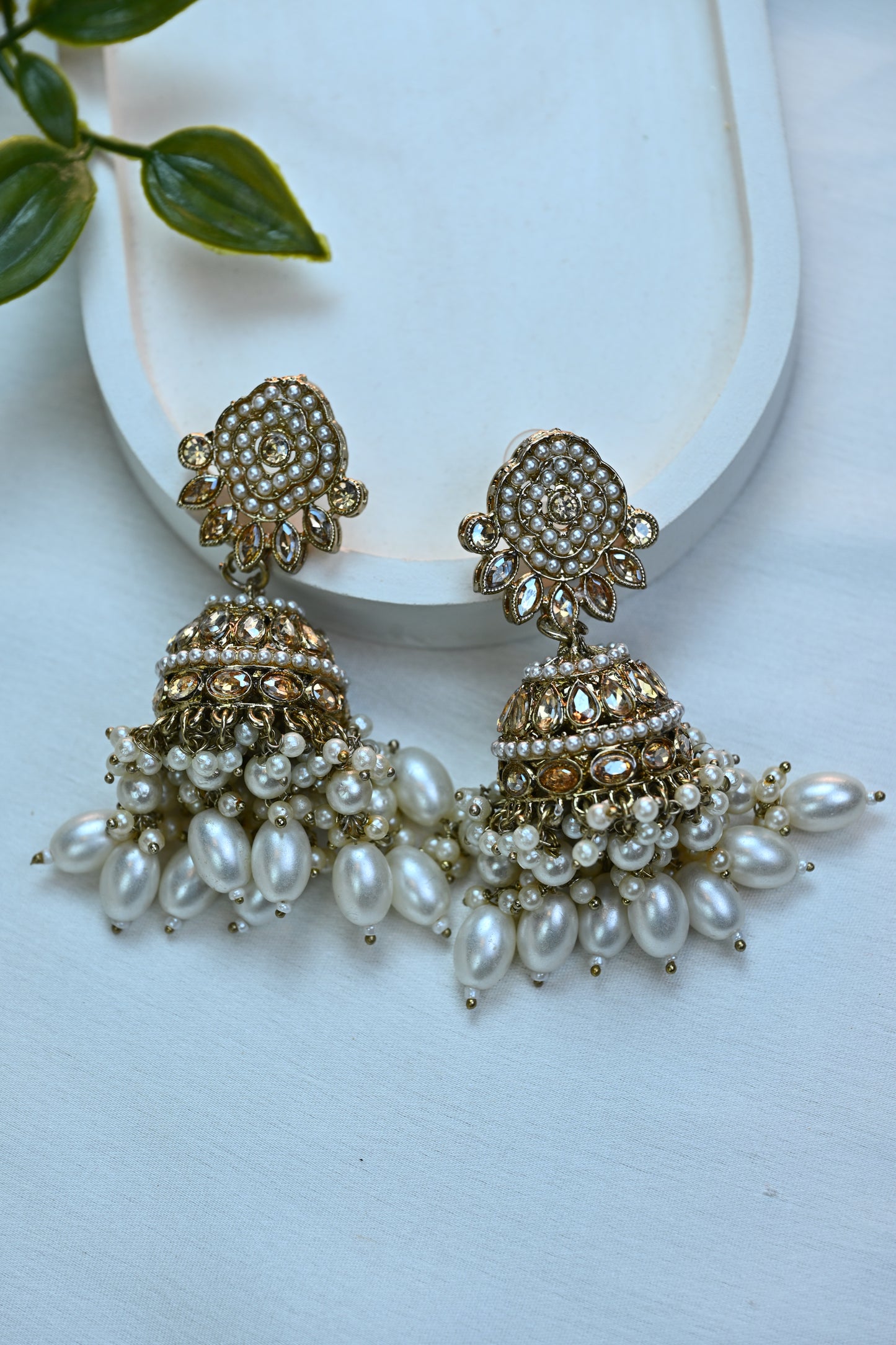 Classic Kundan Bridal Choker Set with Pearl Drops and Maang Tikka