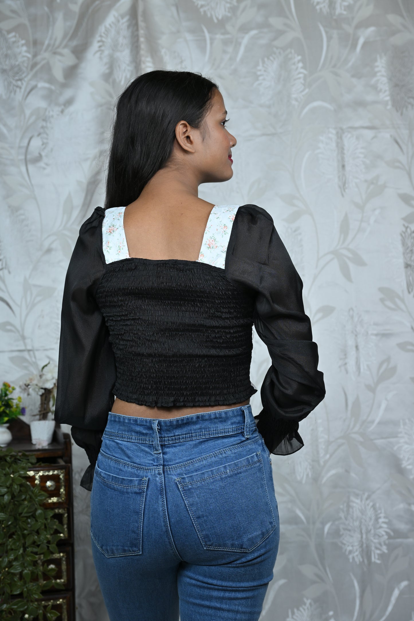 Women’s Vintage-Inspired Floral Lace-Up Sheer Sleeve Crop Top
