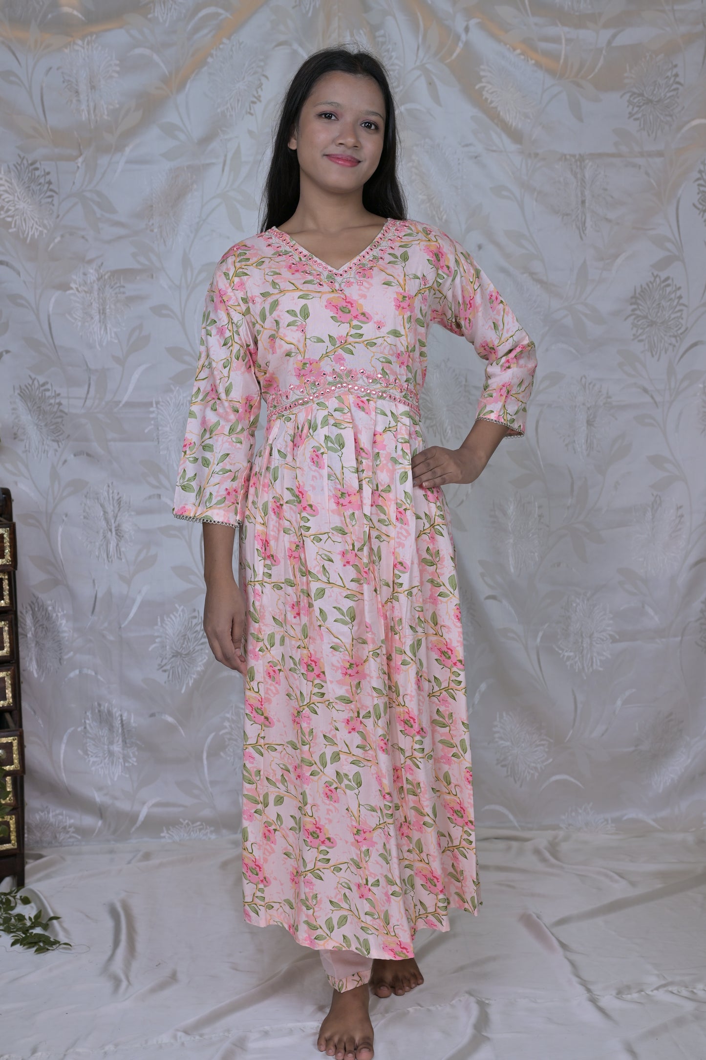Graceful Floral Printed 3-Piece Suit Set in Blush Pink