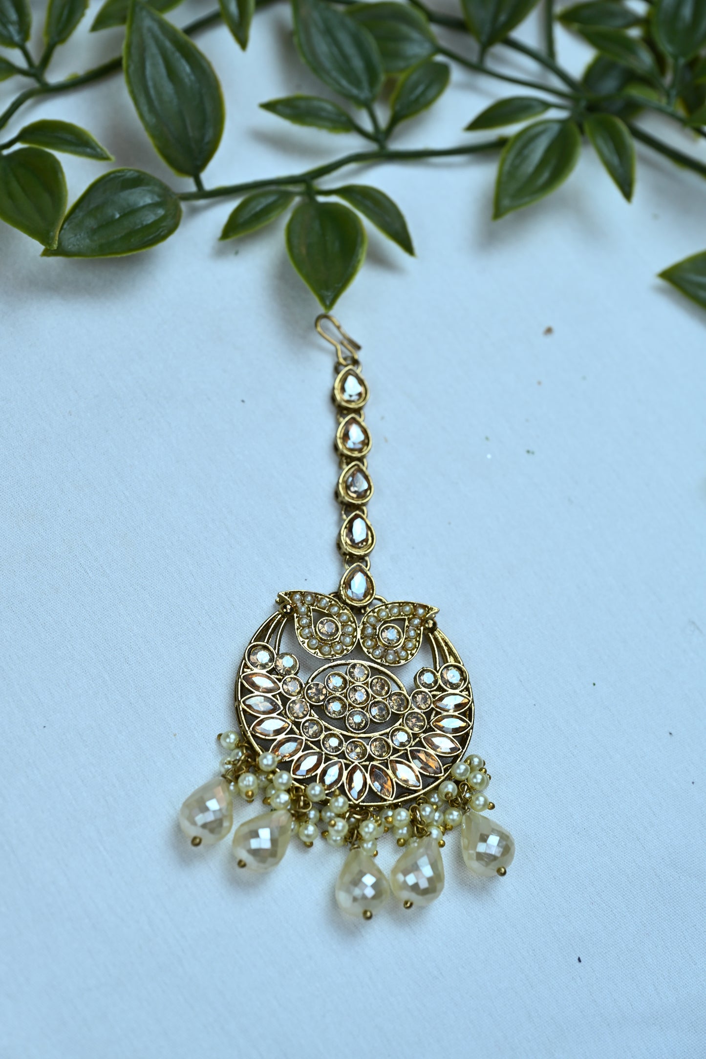 Regal Ivory Kundan Pearl Set