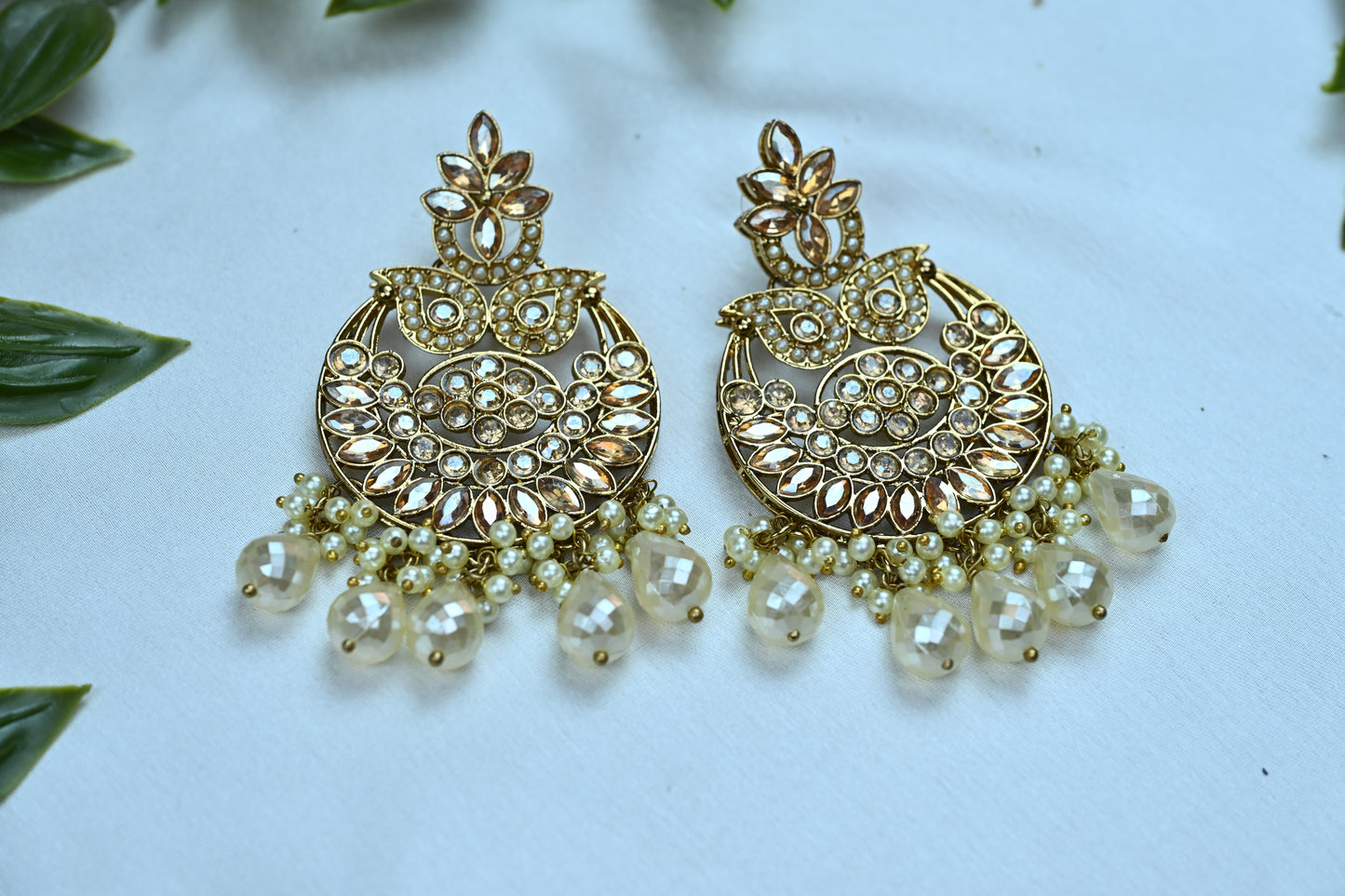 Regal Ivory Kundan Pearl Set
