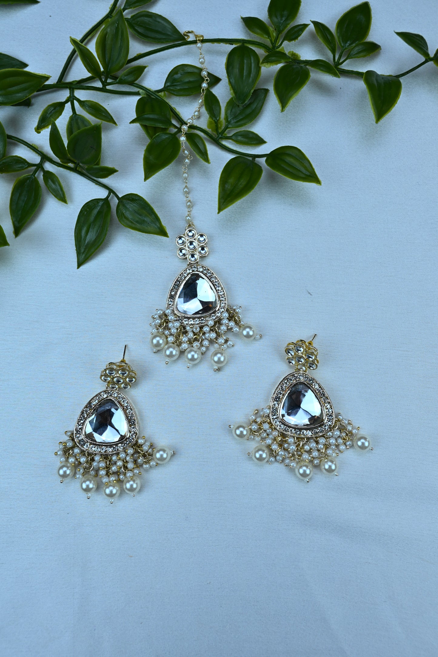 Noor Sheesh Kundan Choker Set with Maang Tikka