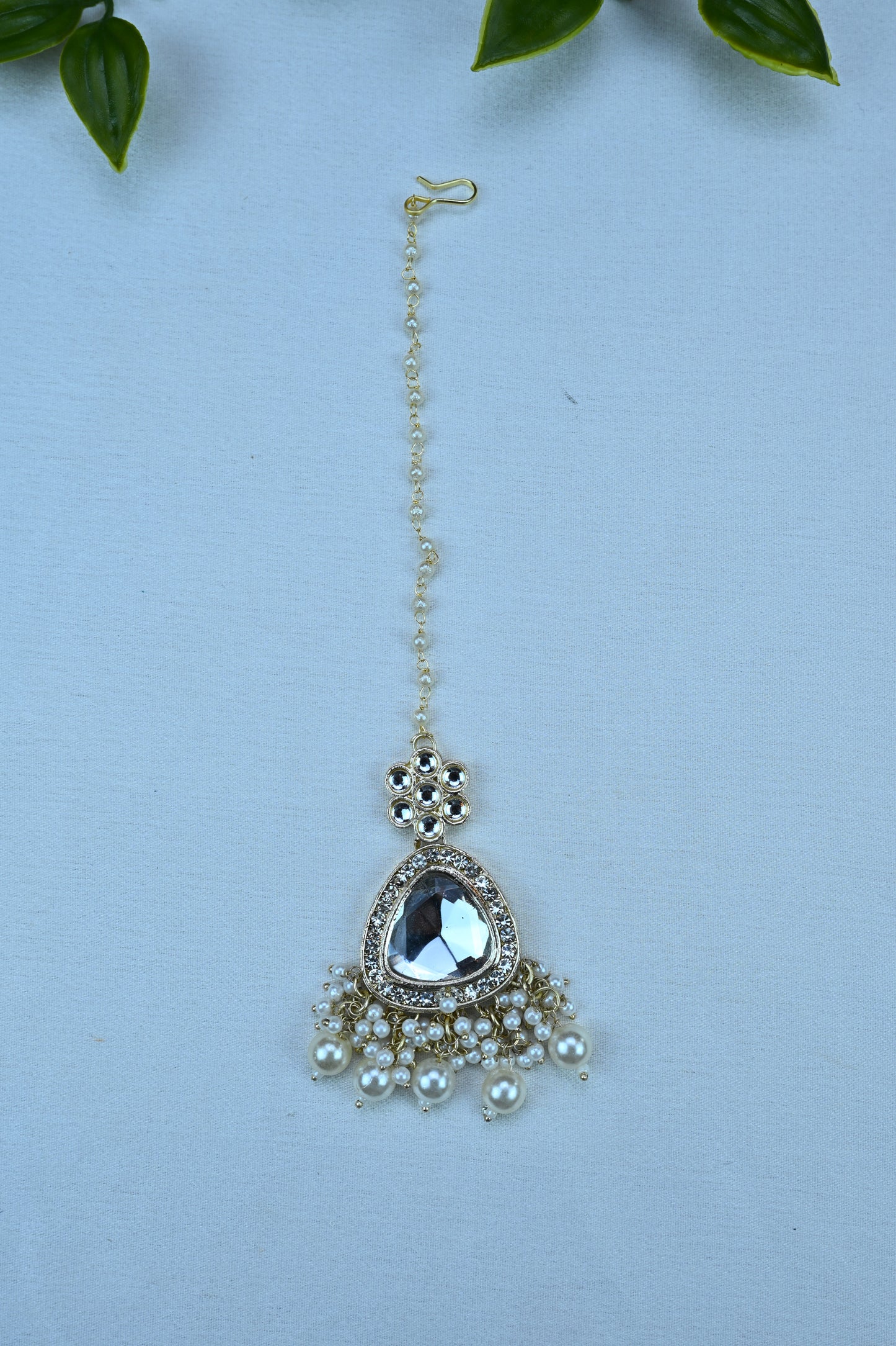 Noor Sheesh Kundan Choker Set with Maang Tikka