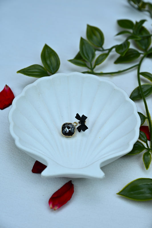 Velvet Noir – Bow Charm Studs