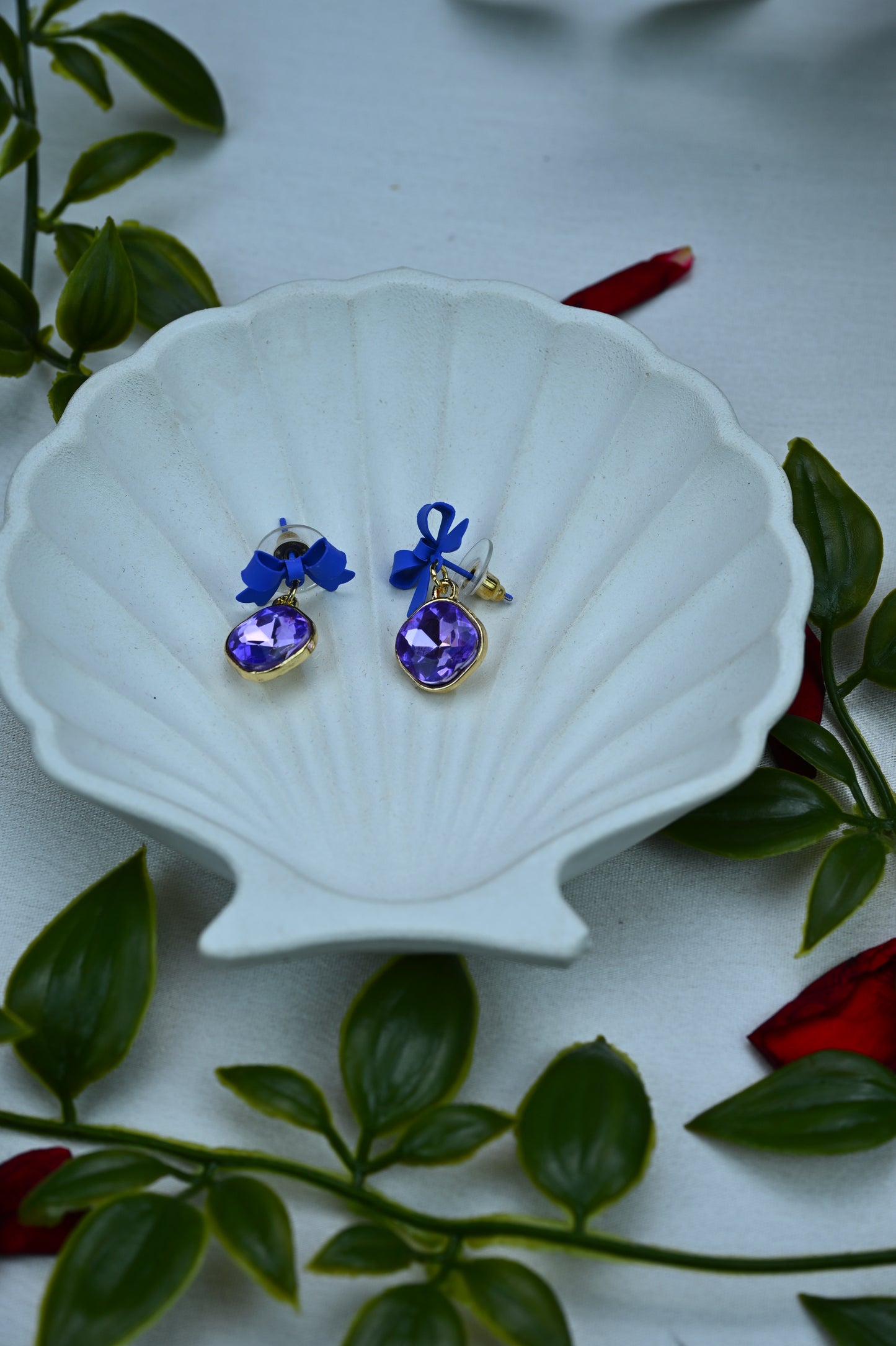 Velvet Noir – Bow Charm Studs