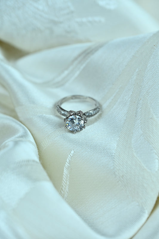 Elegant Solitaire Cubic Zirconia Ring with Pave Band