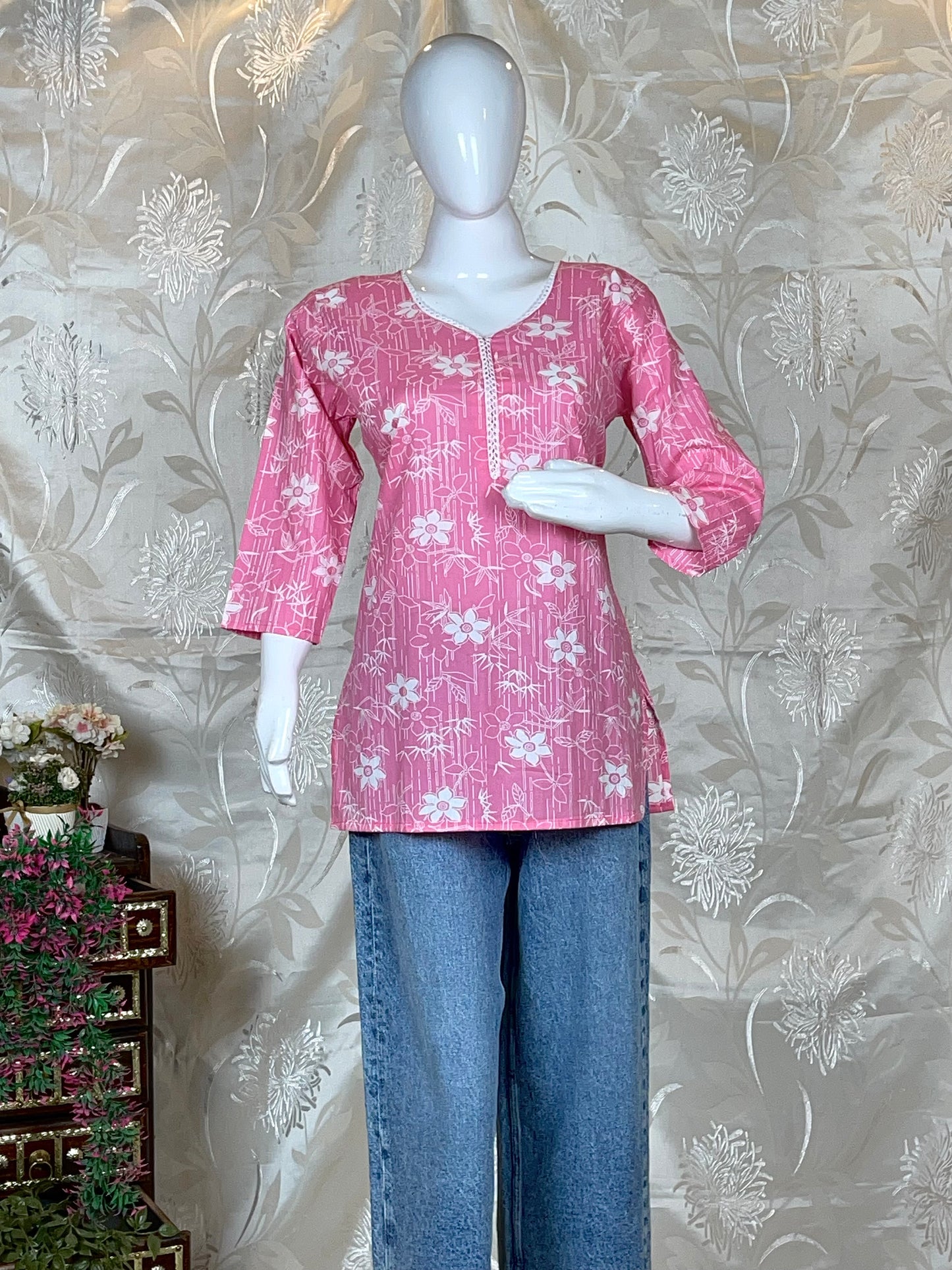 Women Blue & pink & purple Floral Printed Full-Sleeve Short Kurti
