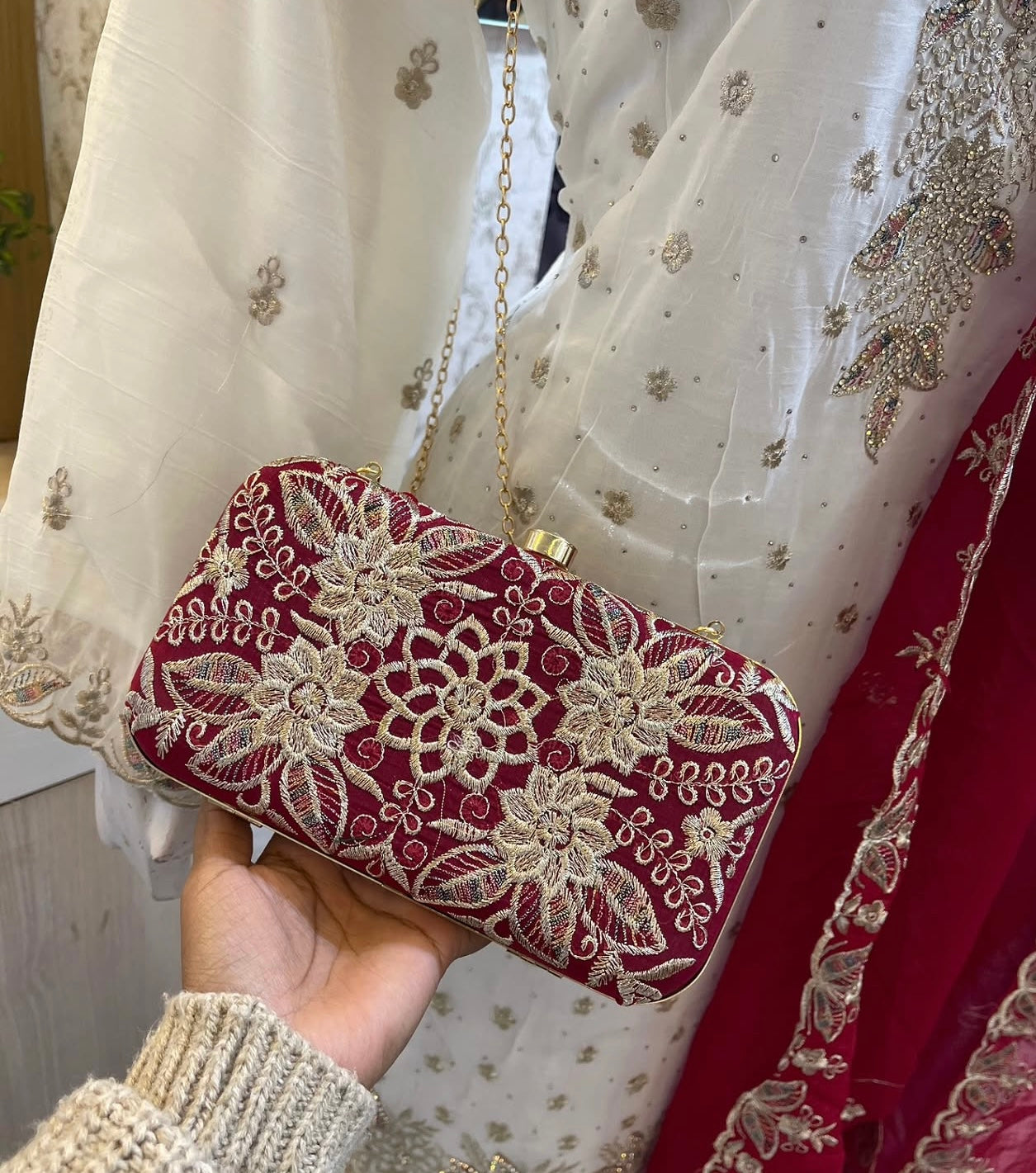 Vishwa Off-White & Maroon Heavy Embellished Kurta Set with Scalloped Dupatta and Matching Embroidered Clutch