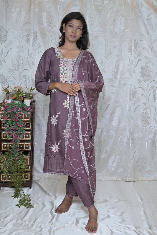 Intricate Floral Embellished Kurta Set