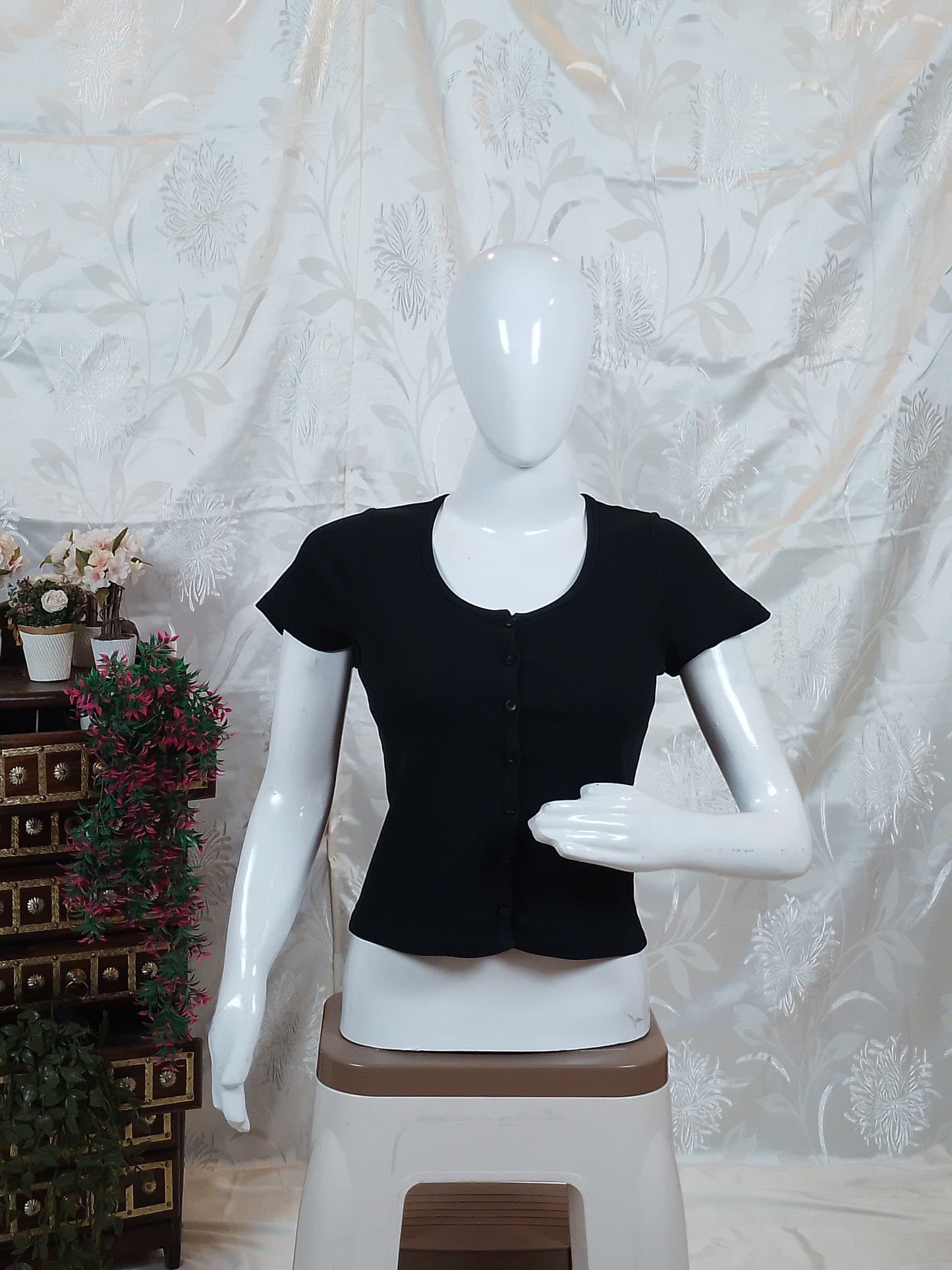 Women Black Graphic Print Regular Fit T-shirt