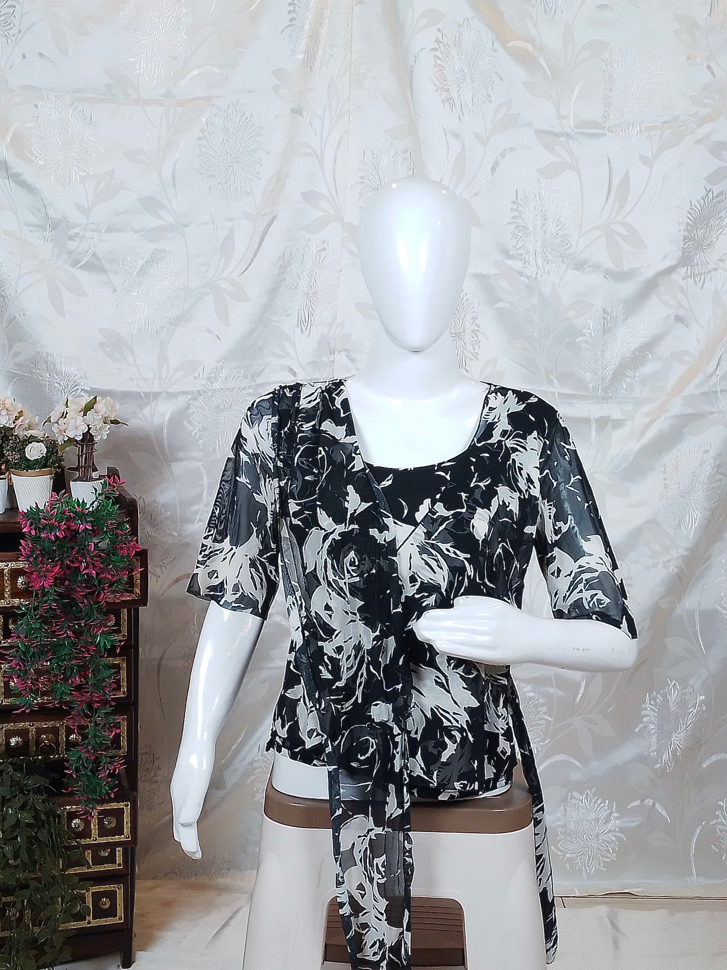 Women Black & White Floral Printed Mesh Tie-Up Top