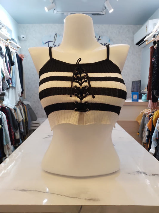 K-Style Strap sleeve crop top