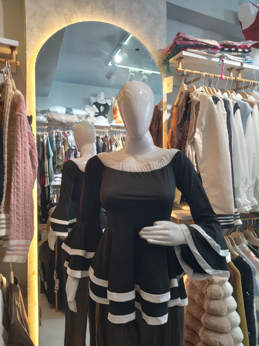 Contrast Flare" Bell Sleeve Peplum Top