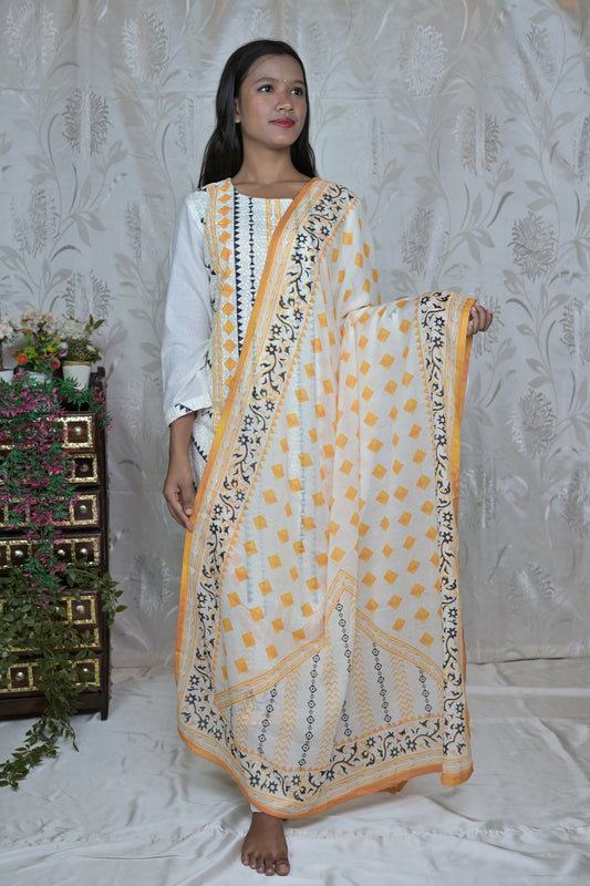 Printed Edge White Kurta Set