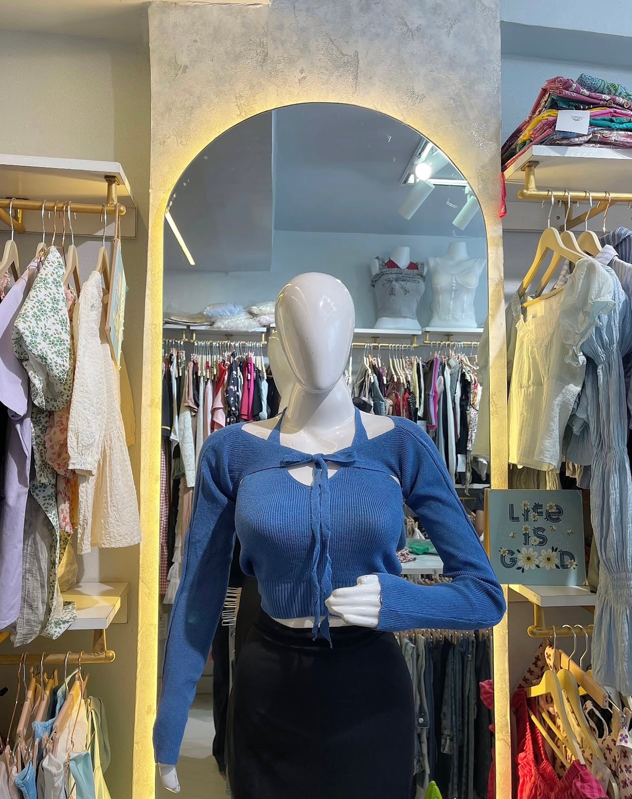 Ribbed Halter Neck Crop Top with Detachable Full Sleeves