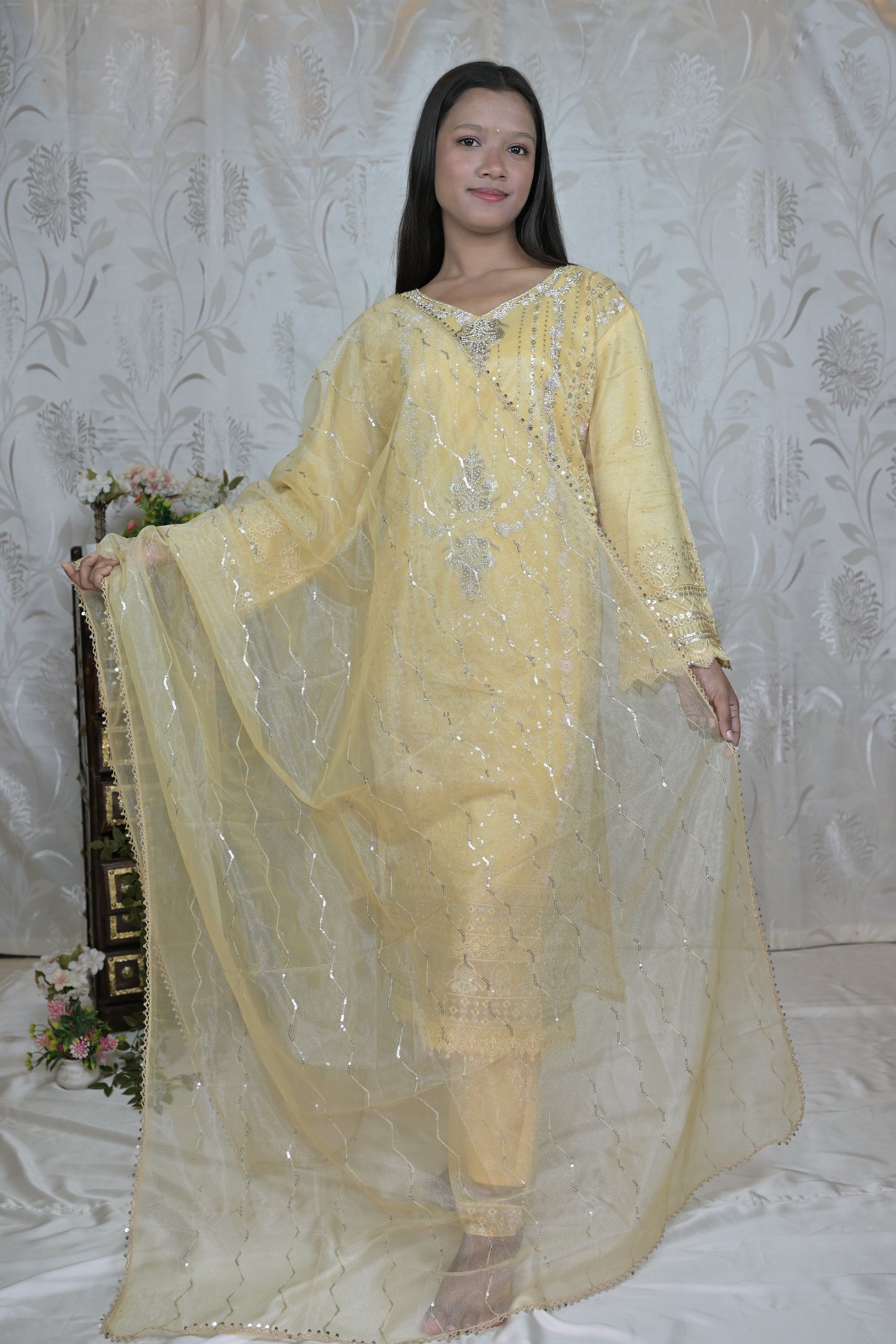 Sparkling Net Occasion Wear