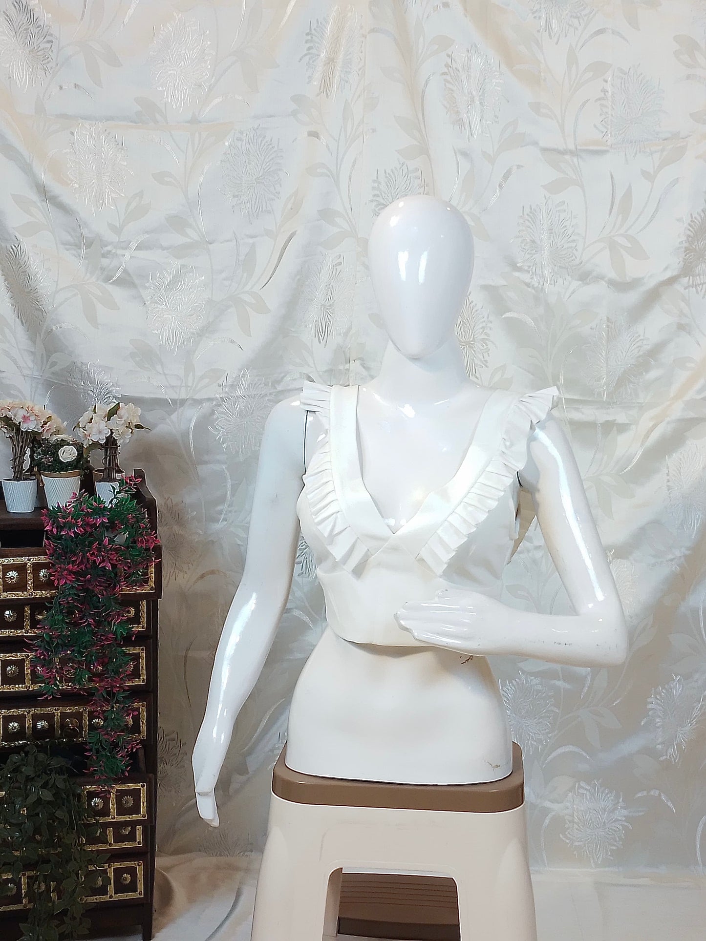 White Solid Ruffled Sleeveless Top