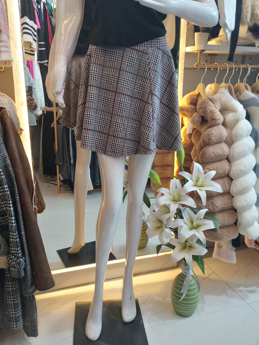 Schoolhouse Chic" Houndstooth Mini Skirt