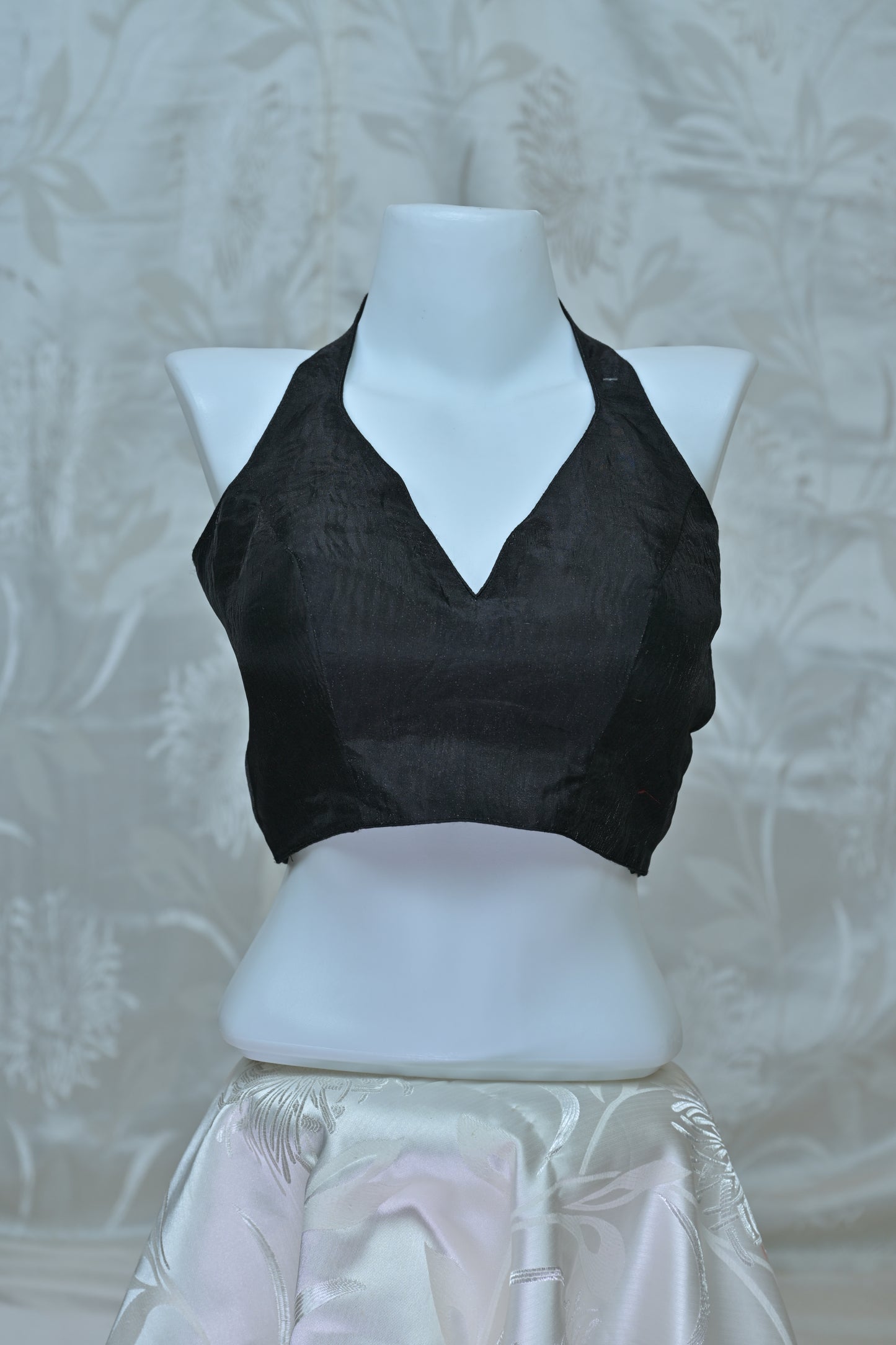 Chic Halter Neck Sleeveless Blouse