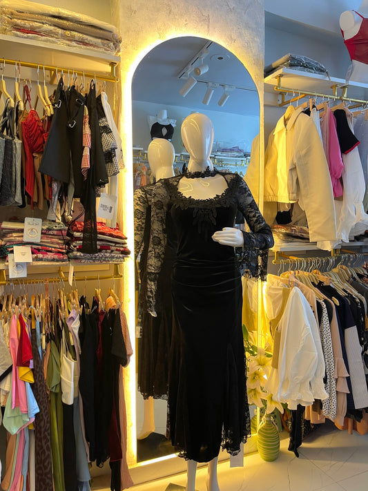 Burgundy Siren" Velvet Bodycon Dress with Floral Lace