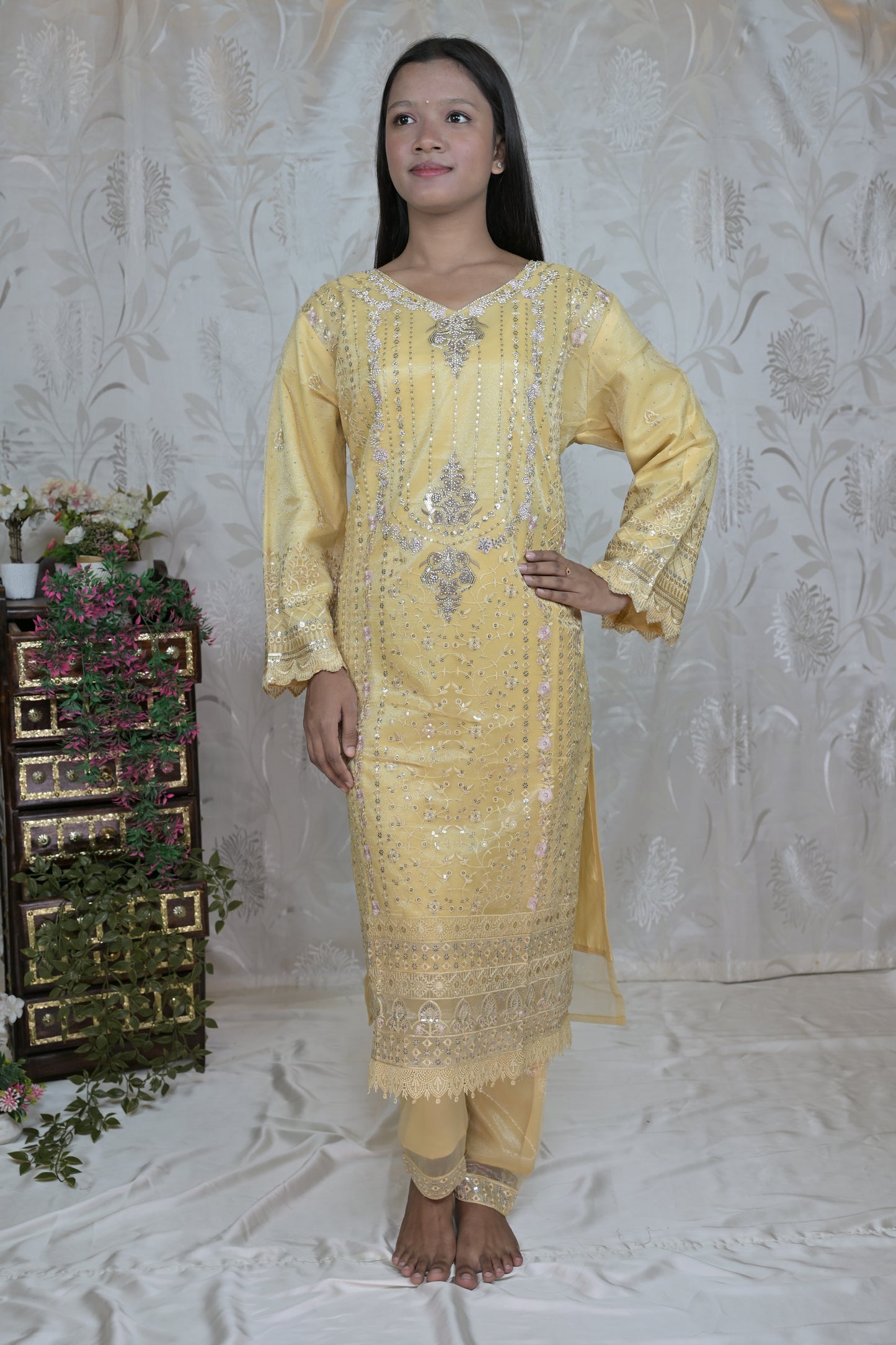 Sparkling Net Occasion Wear