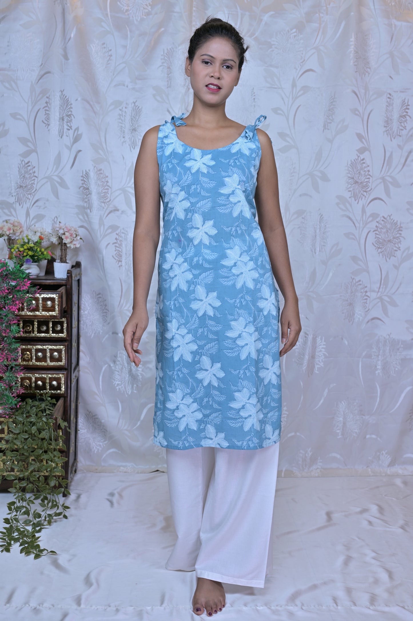 Bloom & Breeze Sleeveless Kurta