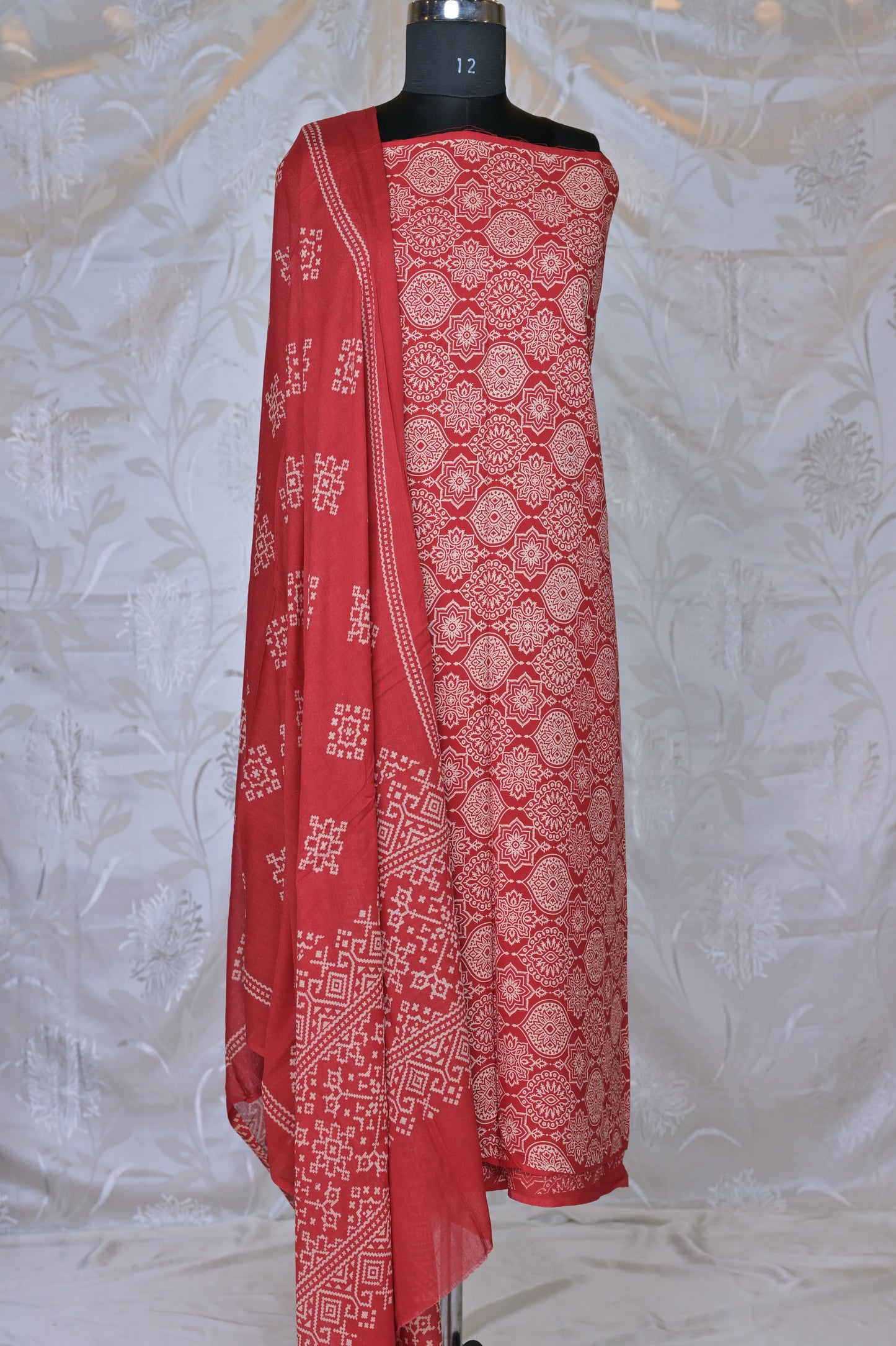 Elegant Geometric Print 3-Piece Suit Material