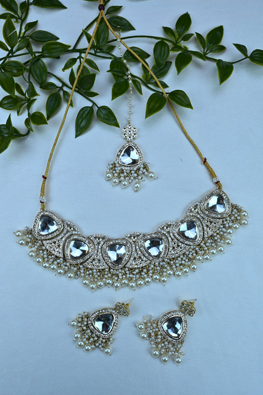 Noor Sheesh Kundan Choker Set with Maang Tikka