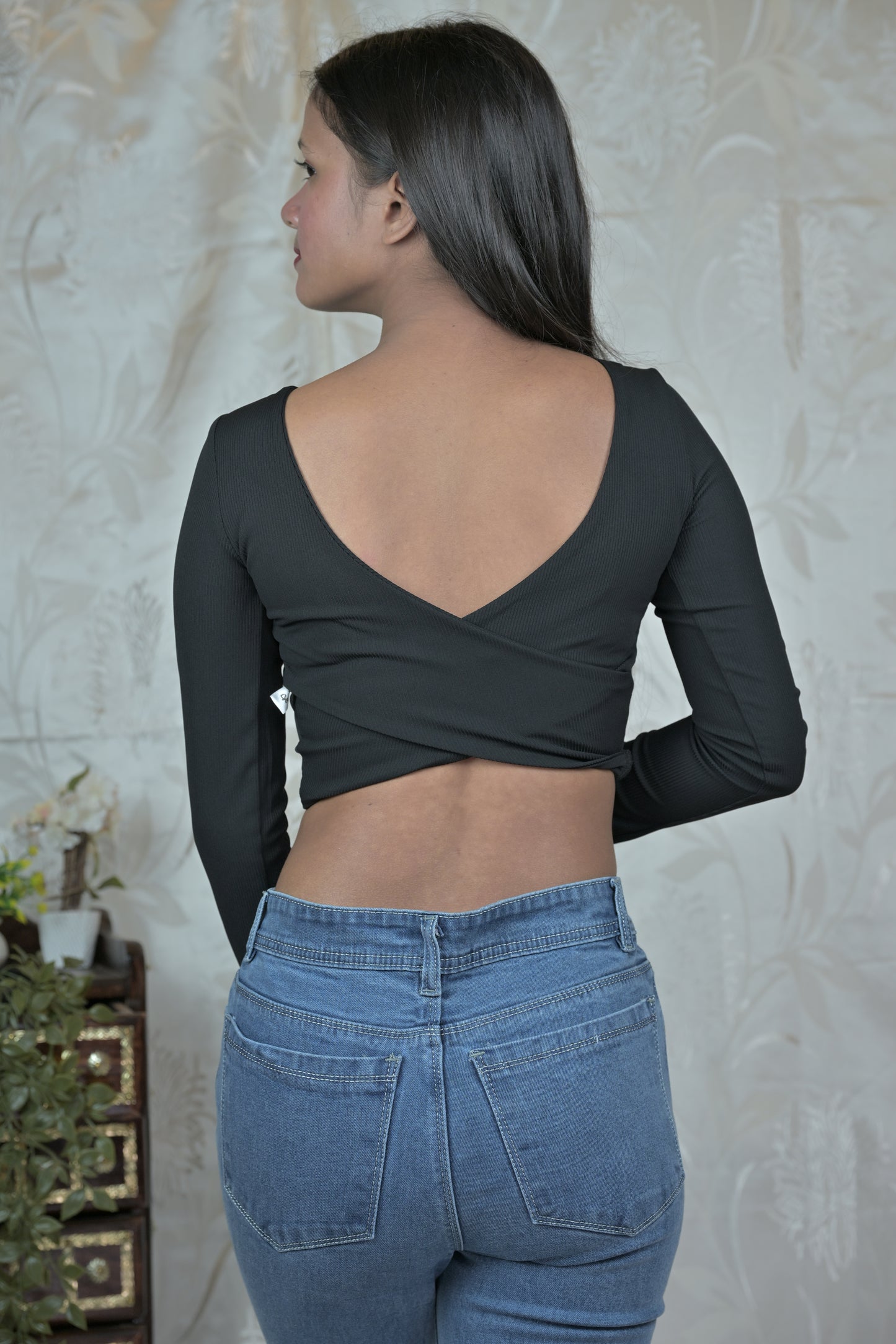 Criss-Cross Back Ribbed Crop Top – Black