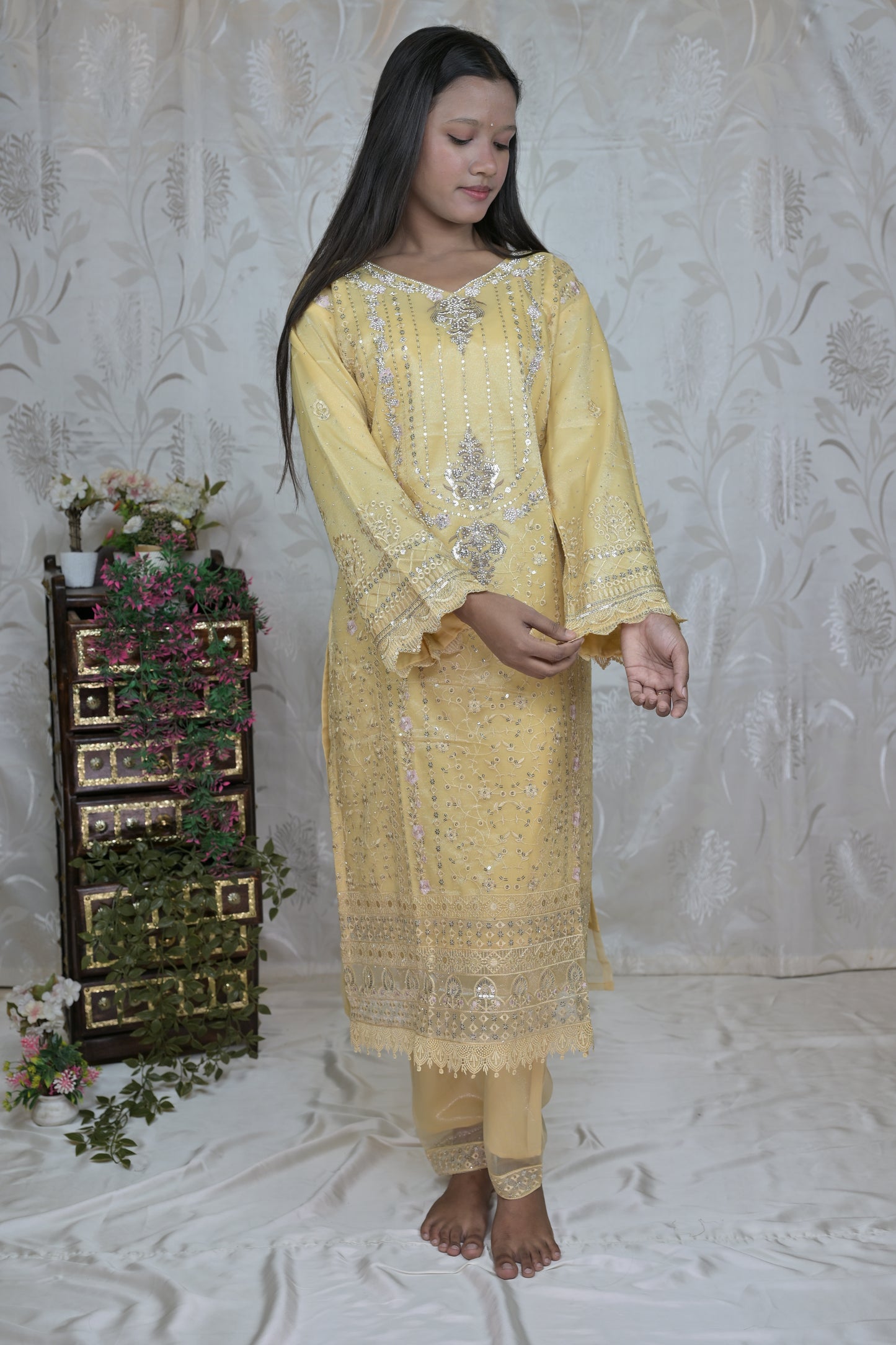 Sparkling Net Occasion Wear