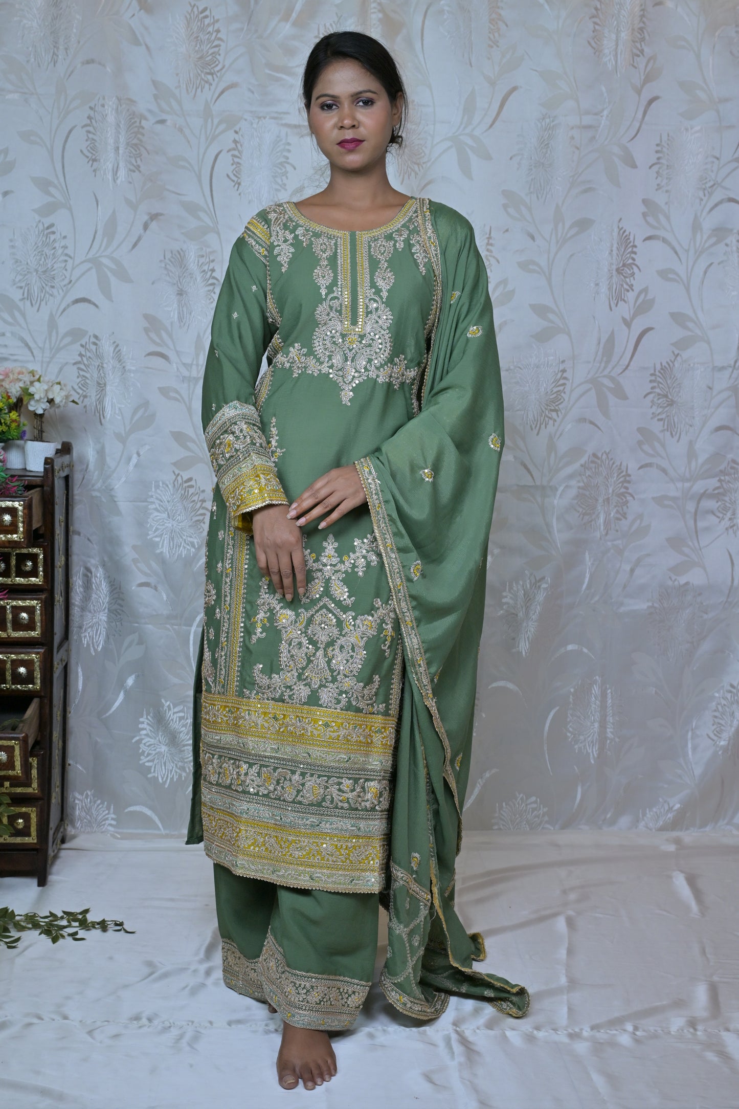 Intricate Motif Straight Kurta with Wide-Leg Pants