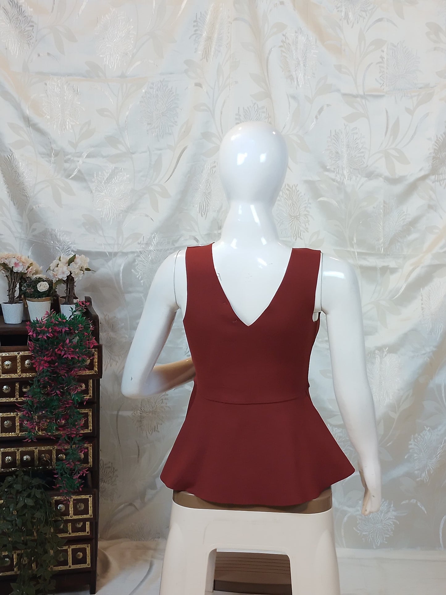 Women Solid Red V-Neck Peplum Top