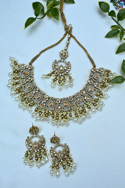 Regal Kundan & Pearl Bridal Jewelry Set