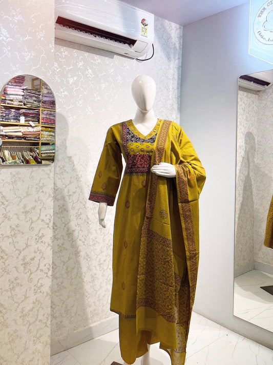 Saanjh Printed Cotton Suit